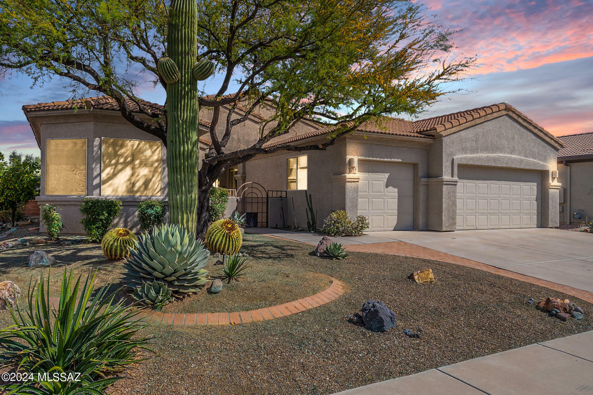 Property Photo:  90 N Bent Ridge Drive  AZ 85614 