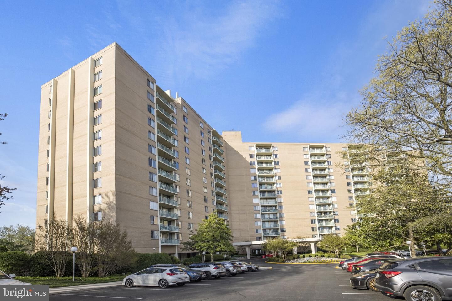 Property Photo:  501 Slaters Lane 824  VA 22314 