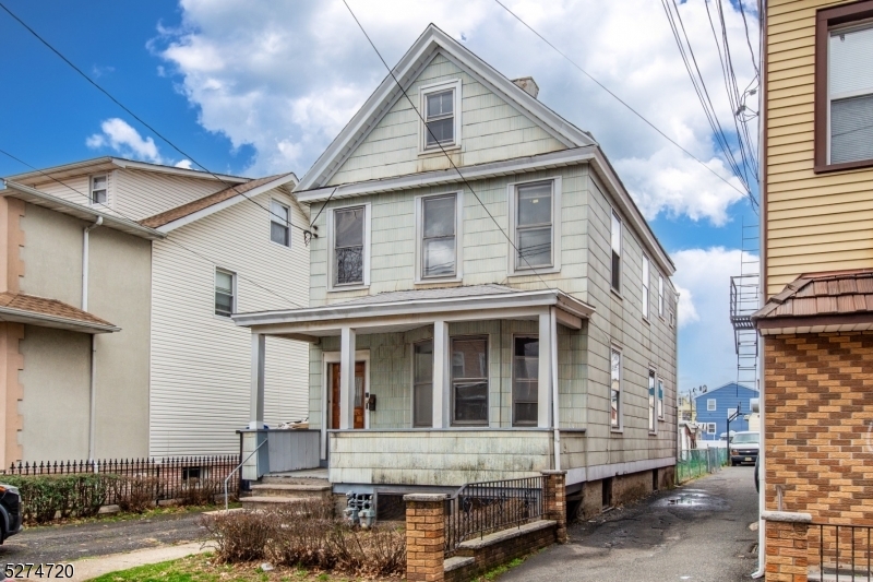 Property Photo:  820 Jackson Ave  NJ 07201 