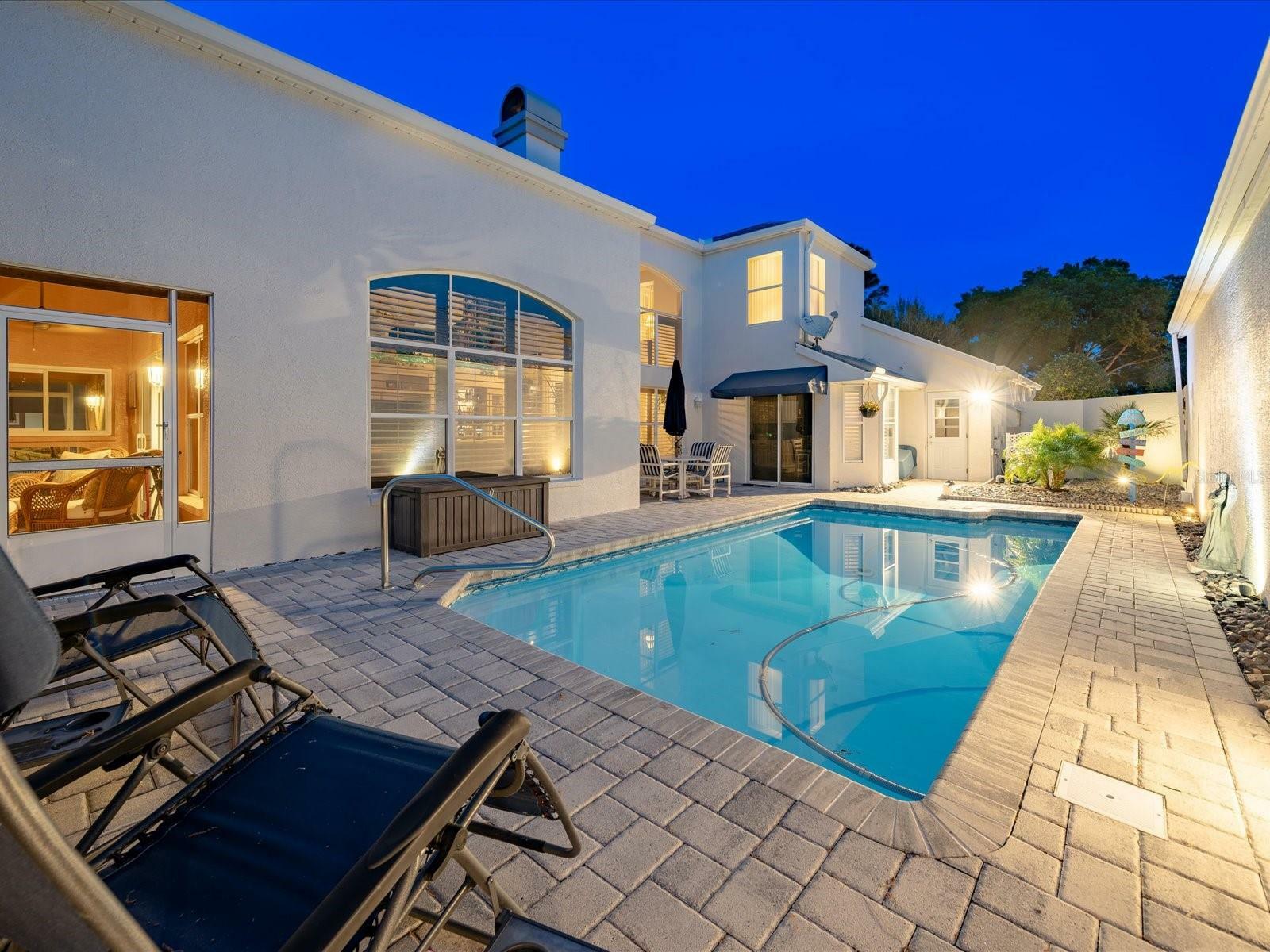 Property Photo: 1121 El Portico Lane FL 34608