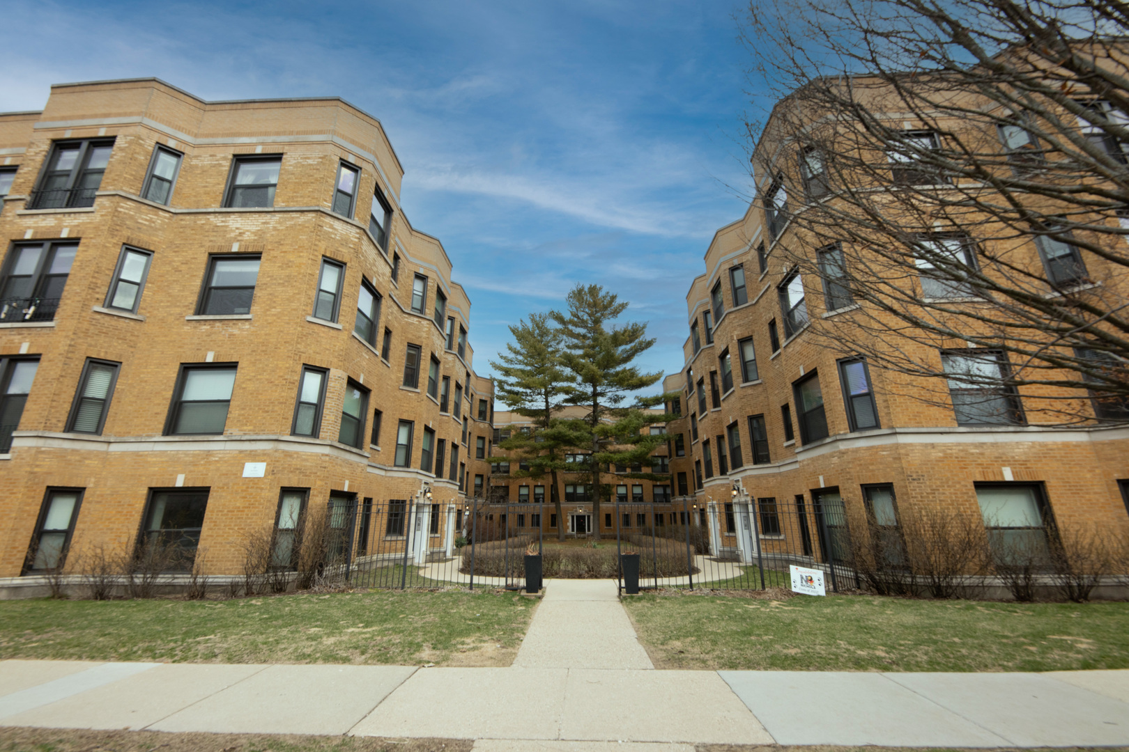 Property Photo:  605 Hinman Avenue 3M  IL 60202 