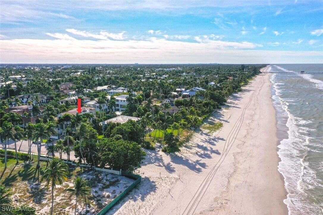 Property Photo:  40 5th Avenue S  FL 34102 