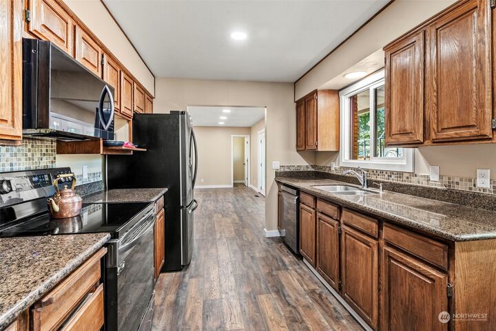 Property Photo:  800 SE 95th Avenue  WA 98664 