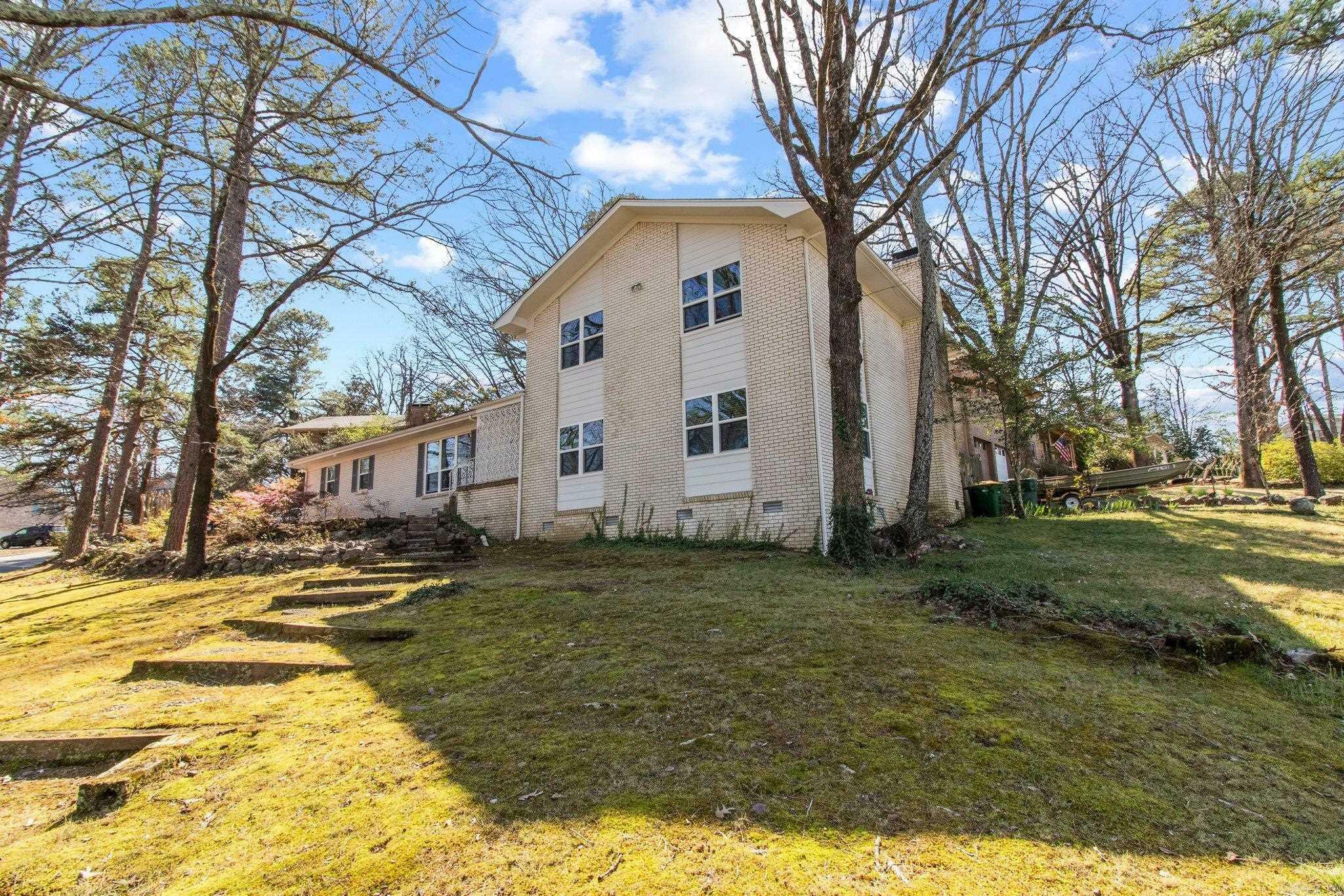 Property Photo:  20 Nob View Circle  AR 72205 