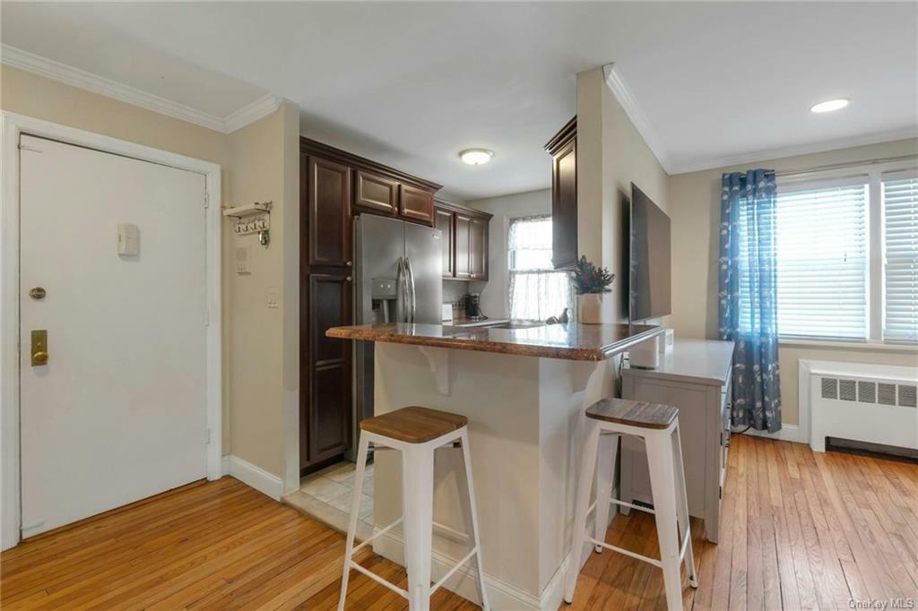 Property Photo:  42 Underhill Avenue 1B  NY 10604 