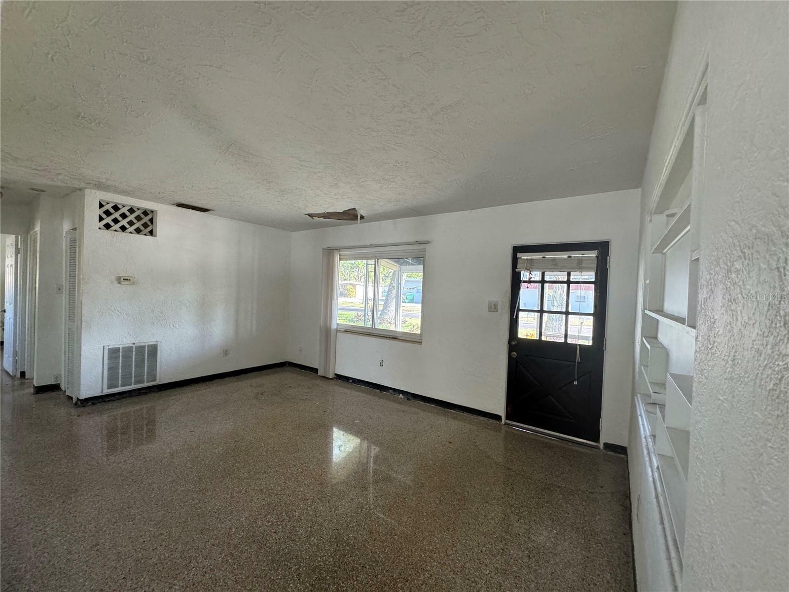 Property Photo:  5481 55th Avenue N  FL 33709 