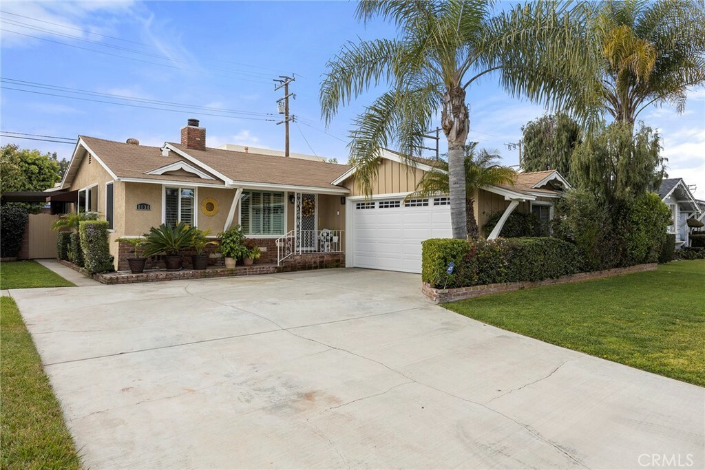 Property Photo:  8130 E Timor St  CA 90808 