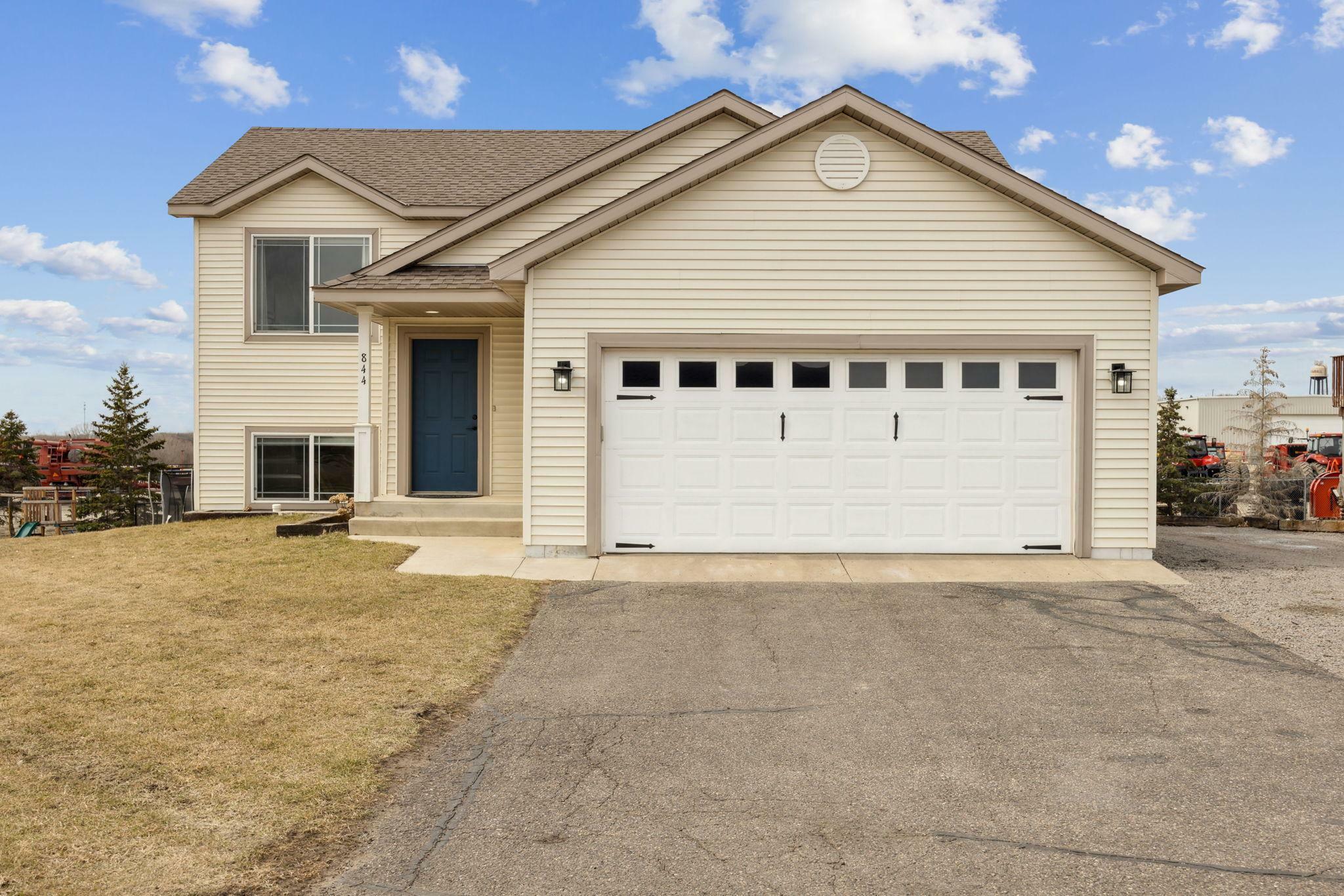 Property Photo:  844 Poplar Drive SE  MN 55353 