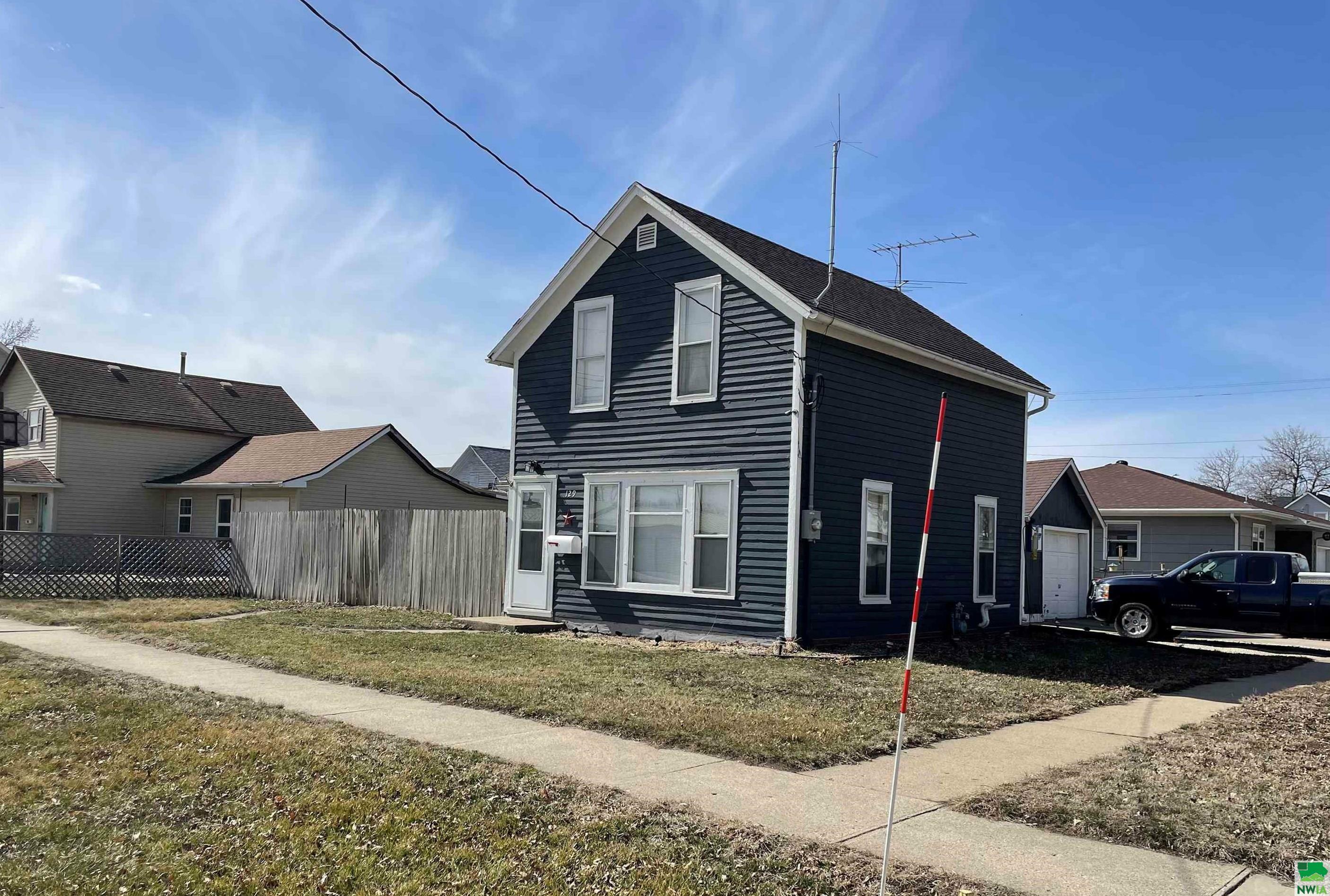 Property Photo:  129 2nd Ave NE  IA 51031 