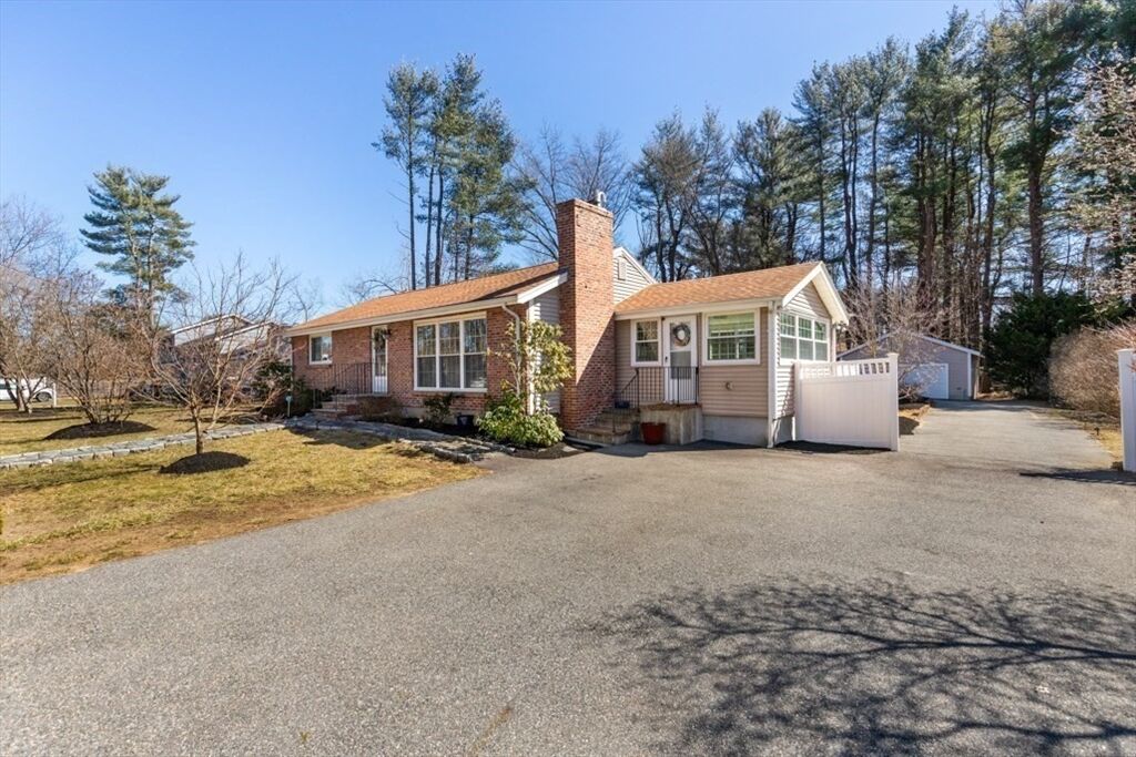 Property Photo:  10 Sullivan Rd  MA 01864 