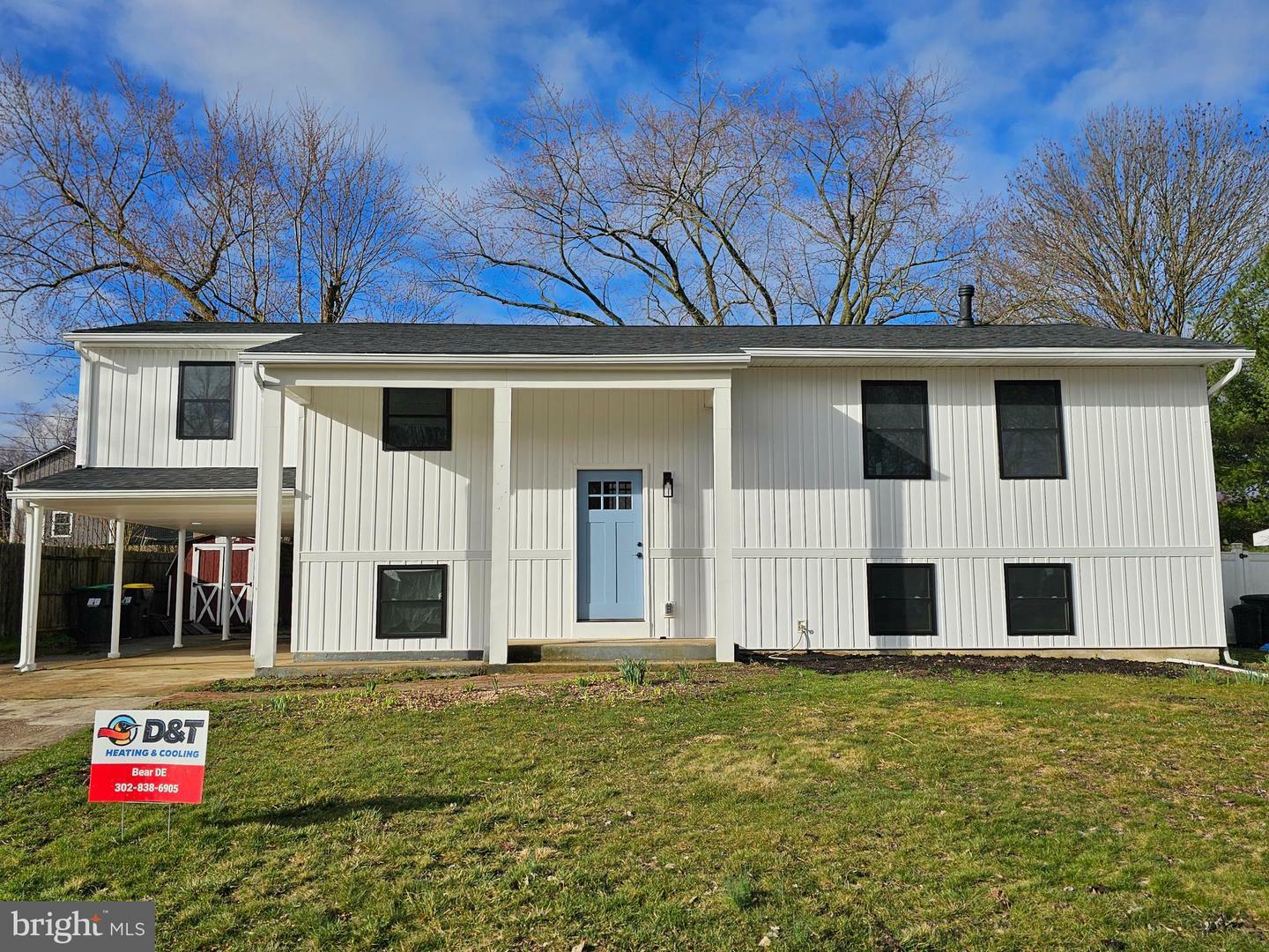 Property Photo: 122 E Rutherford Drive DE 19713