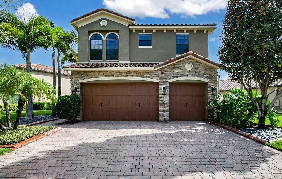 Property Photo: 8309 Prestbury Drive FL 32832