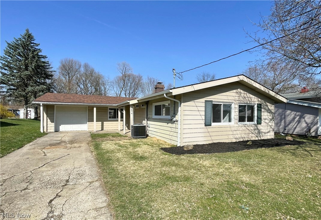 Property Photo:  476 Blossom Avenue  OH 44405 