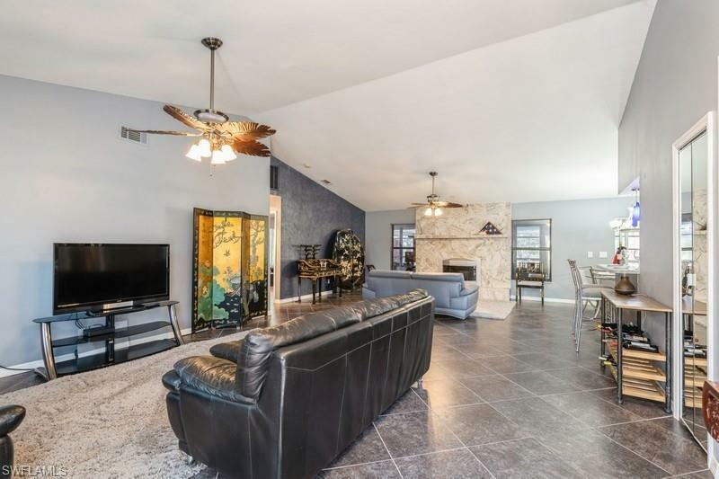 Property Photo: 6670 Pangola Rd FL 33905