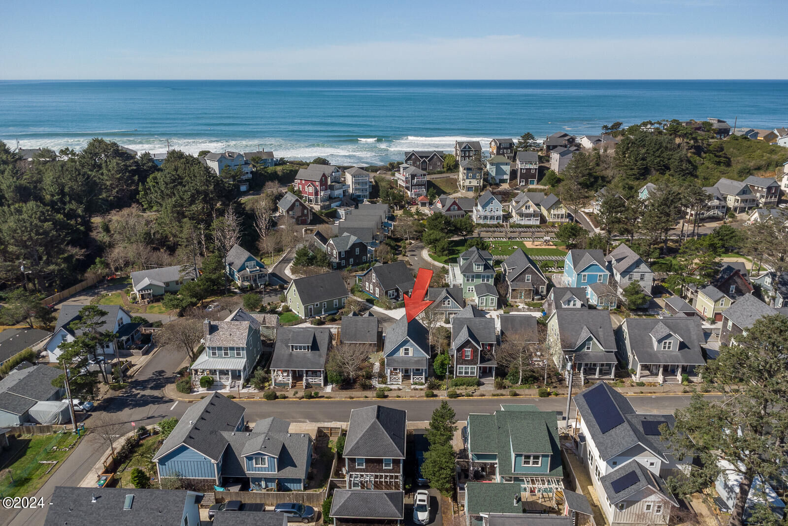 Property Photo: 2767 SW Beach Avenue OR 97367