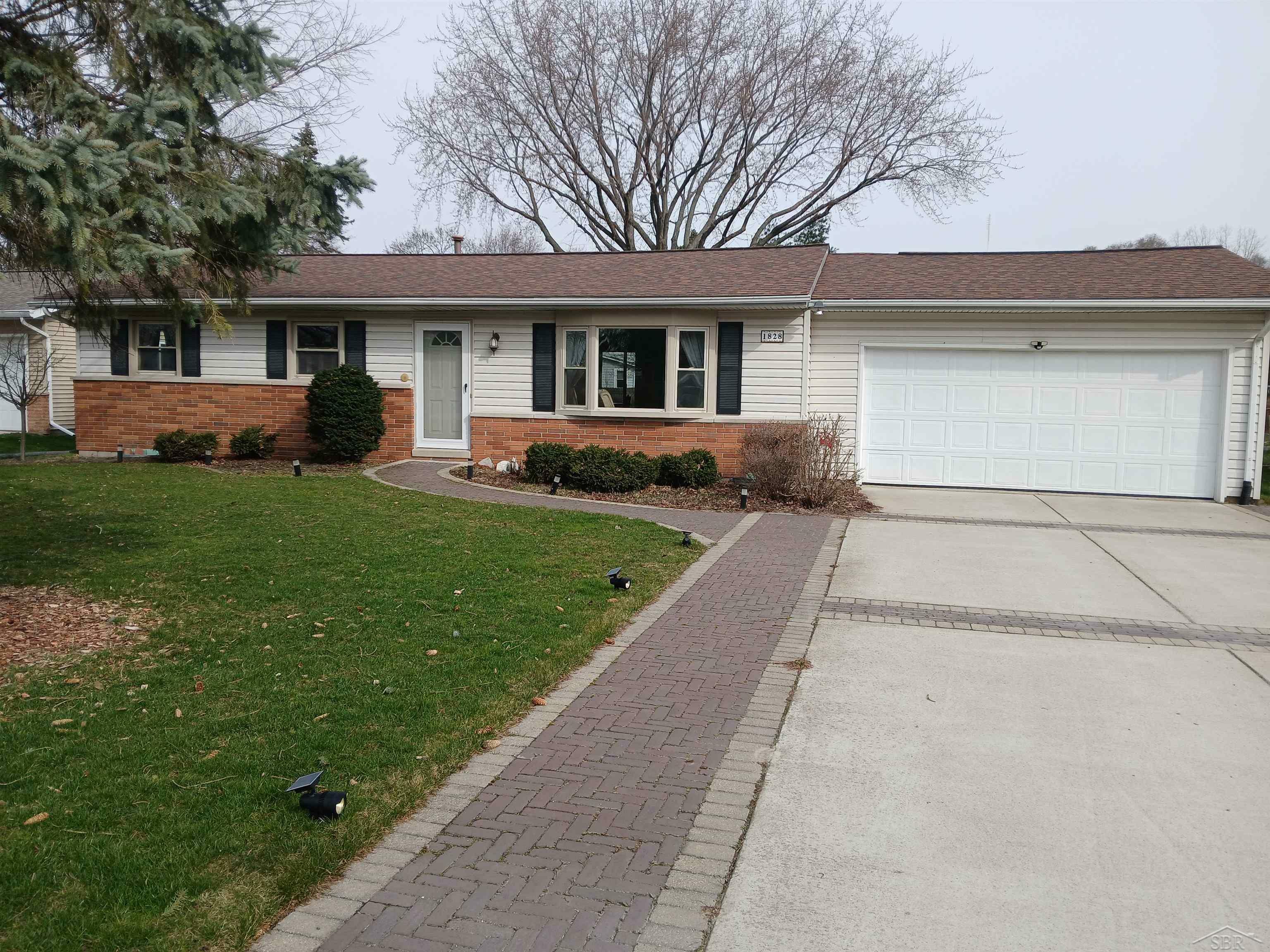 Property Photo:  1828 Kelly  MI 48604 