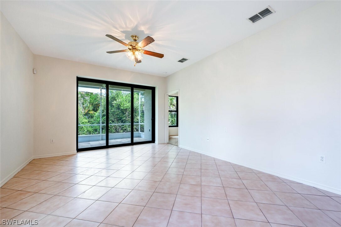 Property Photo:  7670 Meadow Lakes Drive 1501  FL 34104 