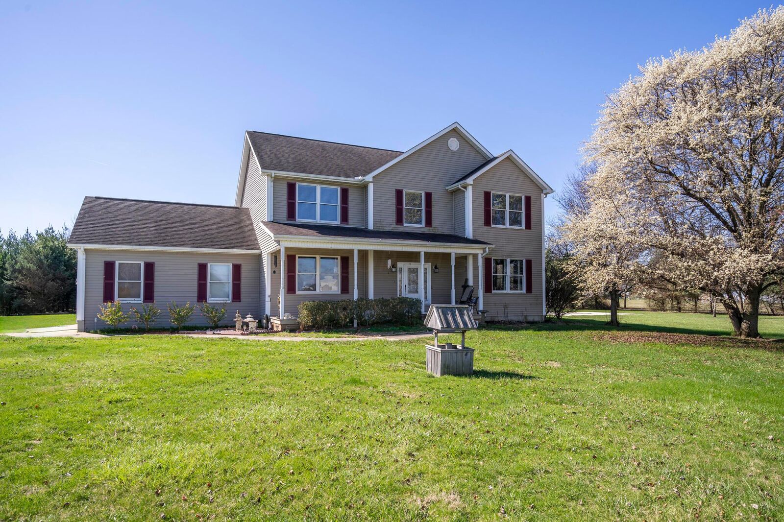Property Photo: 195 Bloomingburg-New Holland NE Road OH 43160