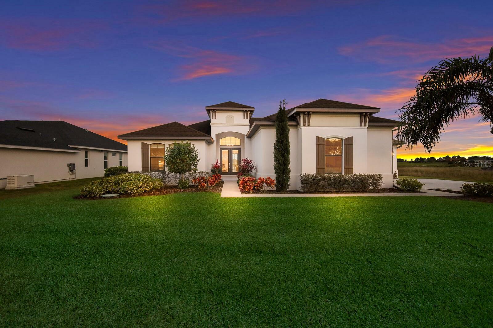 Property Photo:  5249 Lake Venice Drive  FL 33598 