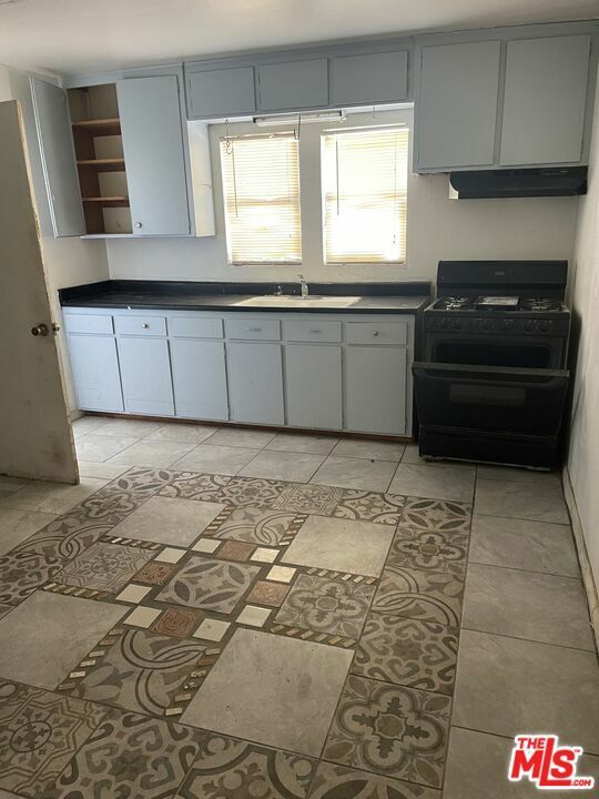 Property Photo:  13853 Carson Street  CA 93562 