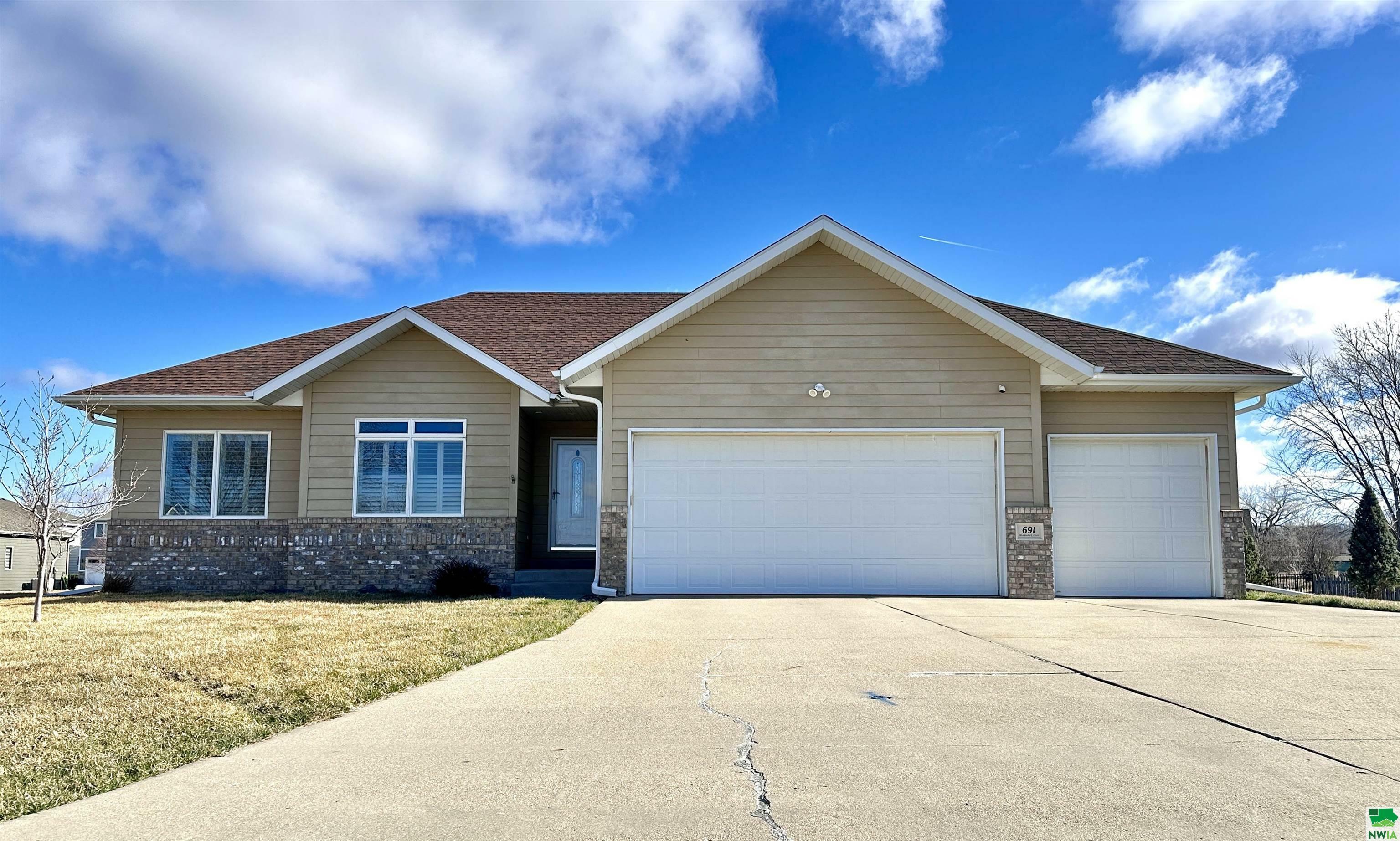 691 Meadowlark Circle  Dakota Dunes SD 57049 photo