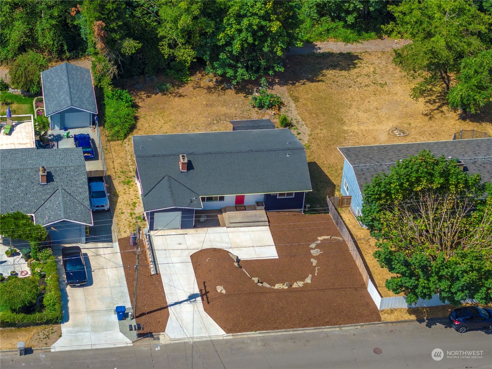 Property Photo: 24533 35th Avenue S WA 98032