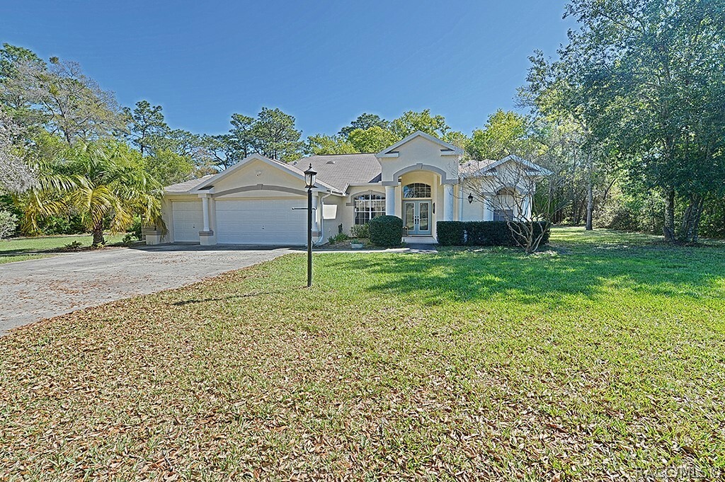 Property Photo:  5301 N Carnation Drive  FL 34465 