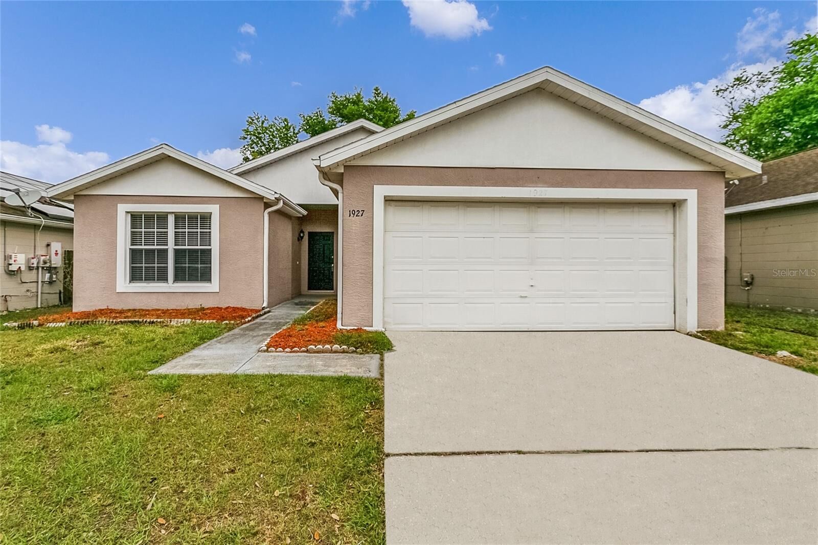 Property Photo:  1927 Shannon Lane  FL 32703 