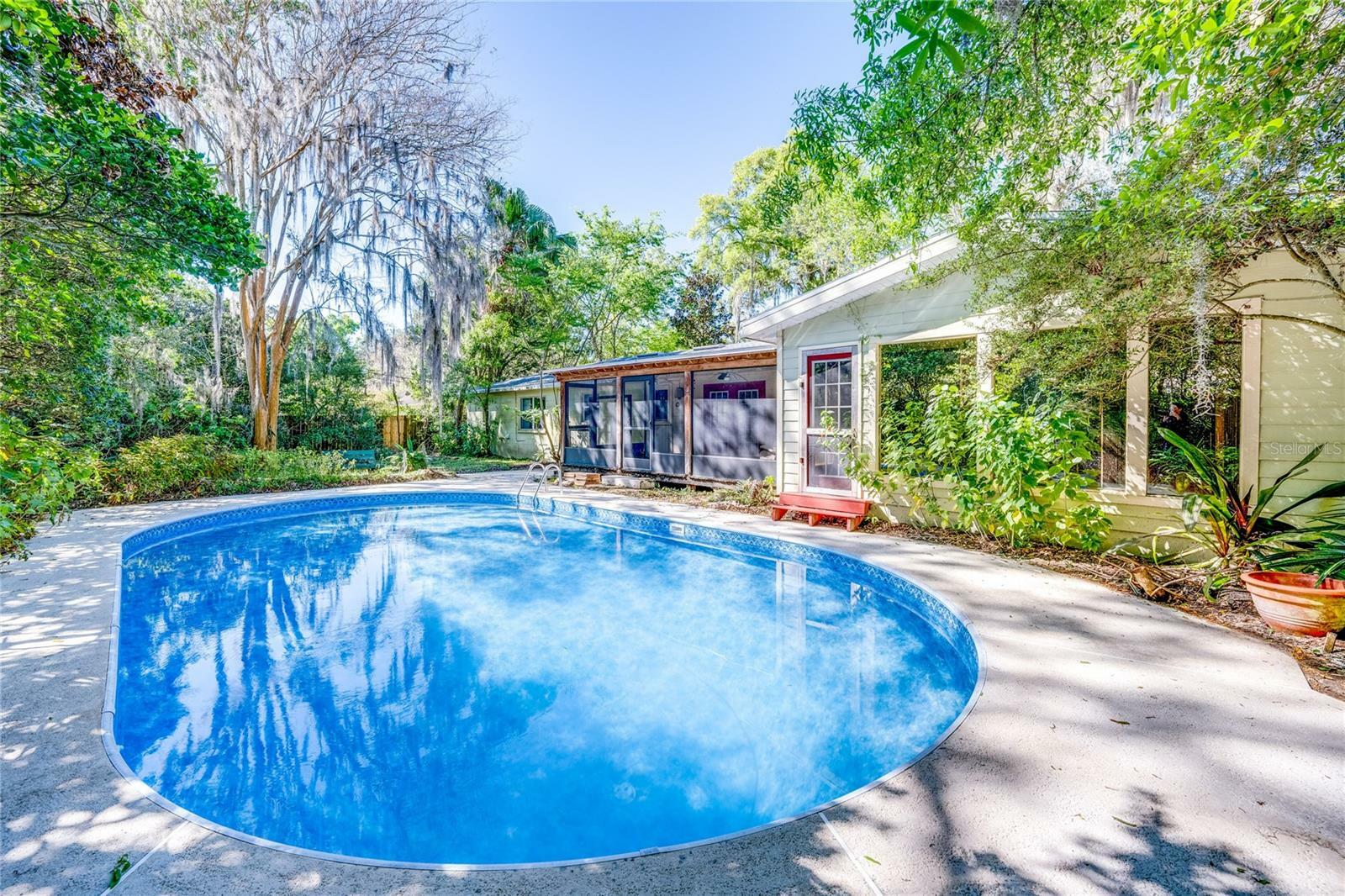 Property Photo: 4117 NW 34th Place FL 32606