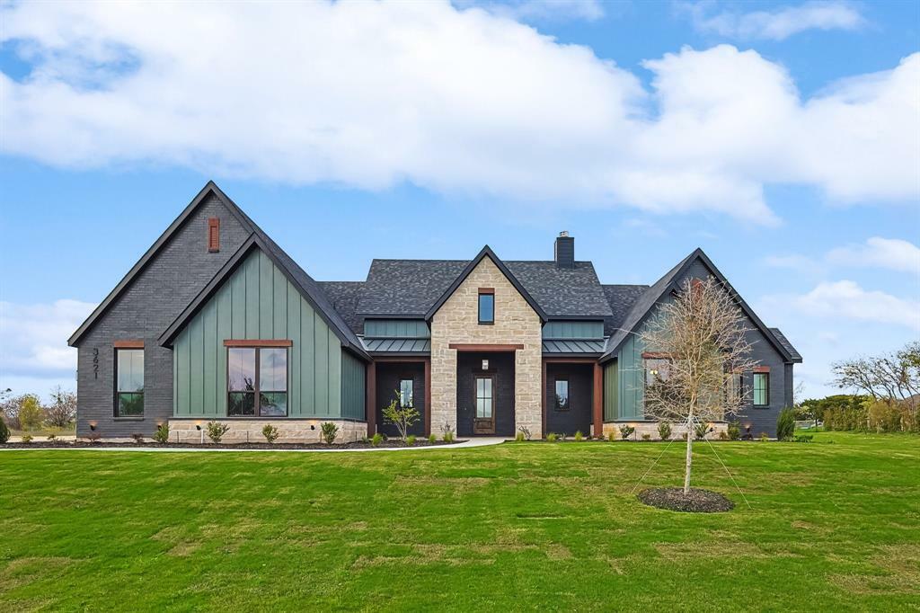 Property Photo: 3621 Cherrybark Lane TX 76065