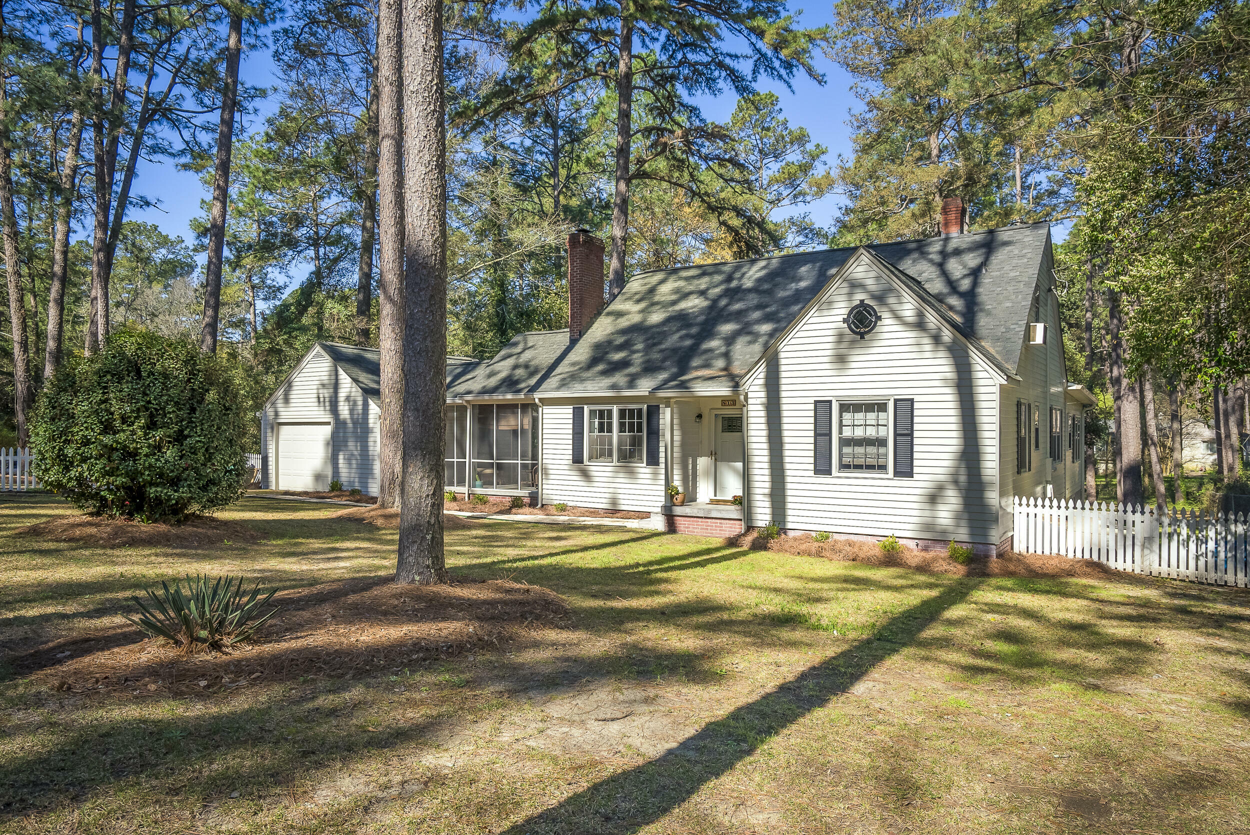 Property Photo: 813 E Rollingwood Road SC 29801