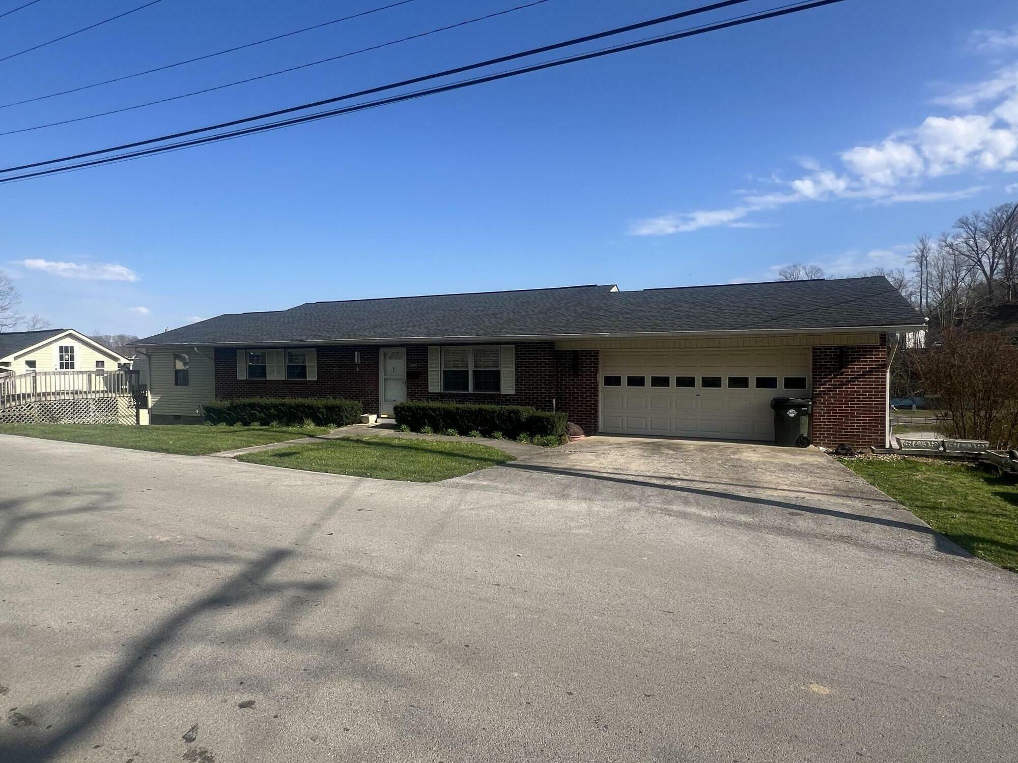 Property Photo: 302 East Fifth Street KY 40741