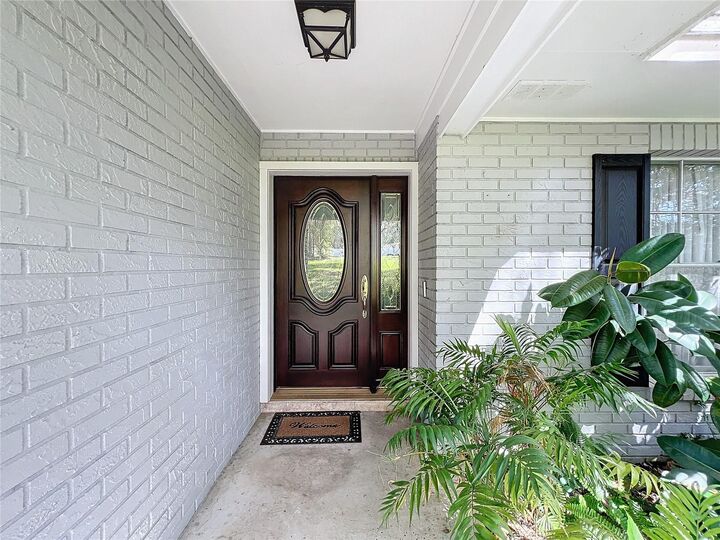 Property Photo:  1124 Pearl View Drive  FL 32714 