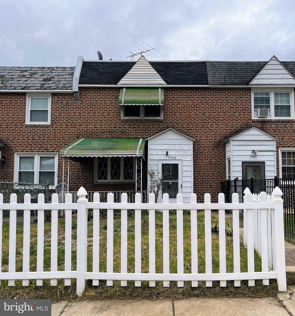 Property Photo:  7442 Ruskin Road  PA 19151 