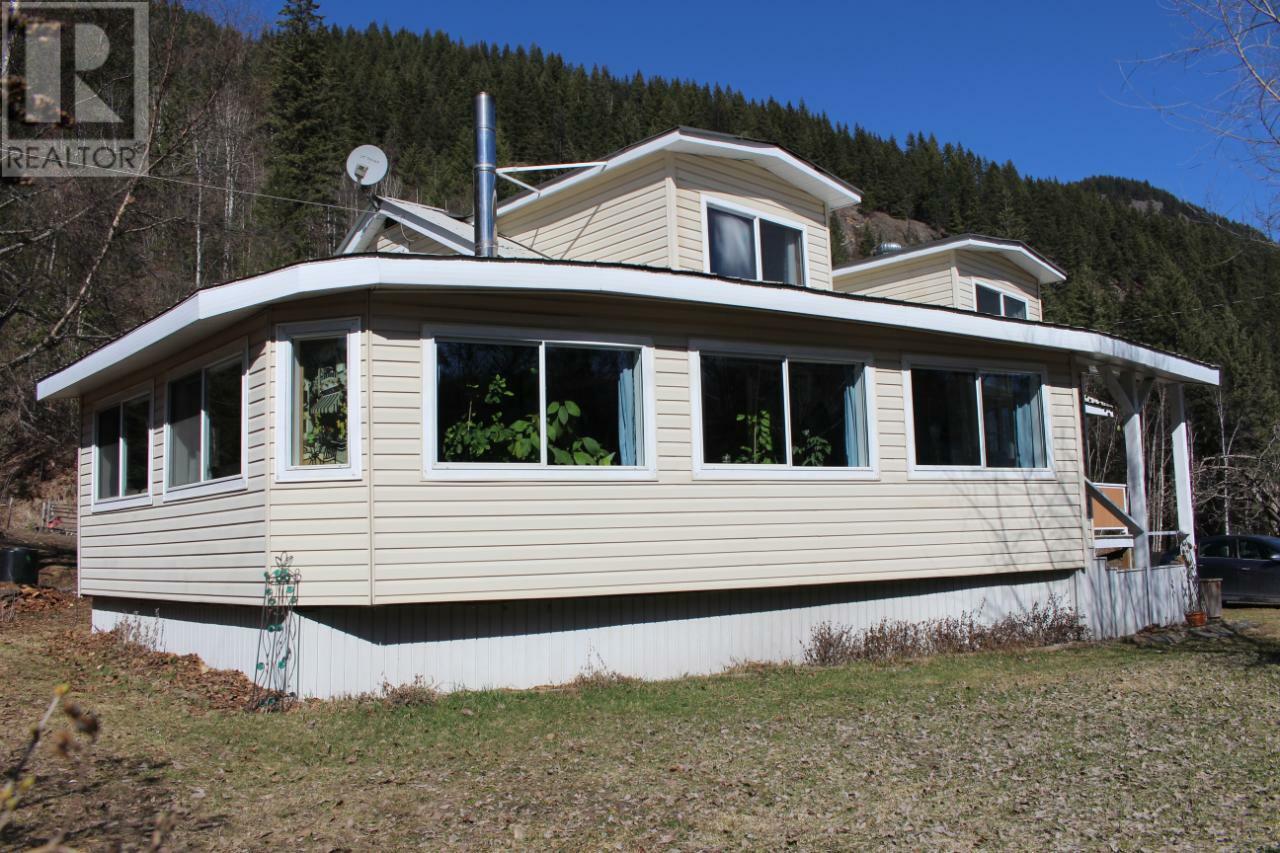 Property Photo:  2605 Yellowhead Hwy  BC  