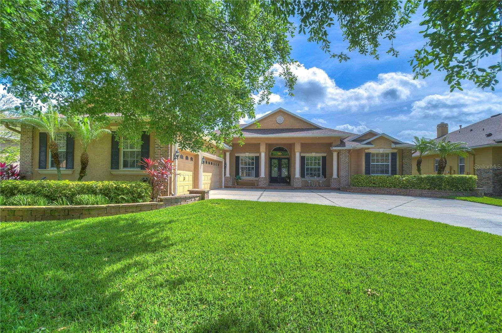 Property Photo:  705 Charter Wood Place  FL 33594 