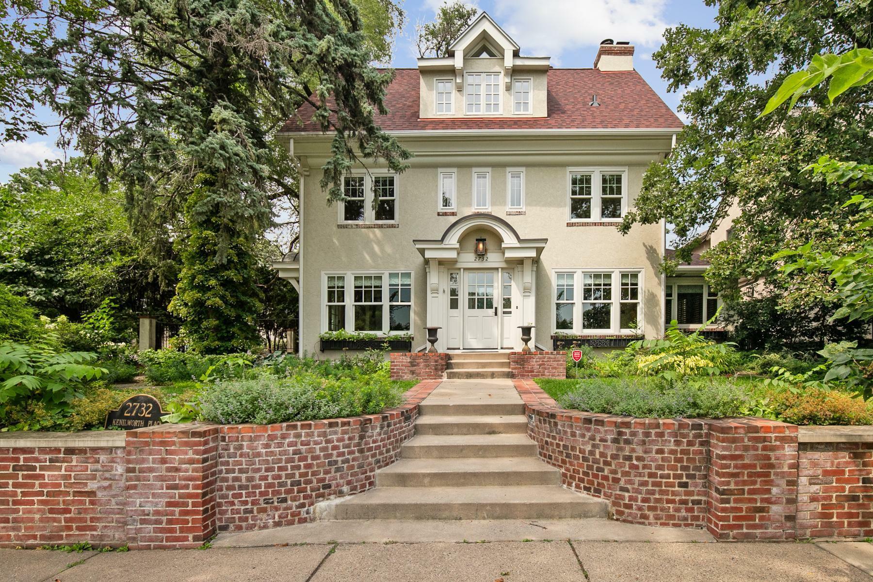 Property Photo: 2732 Kenilworth Place MN 55405