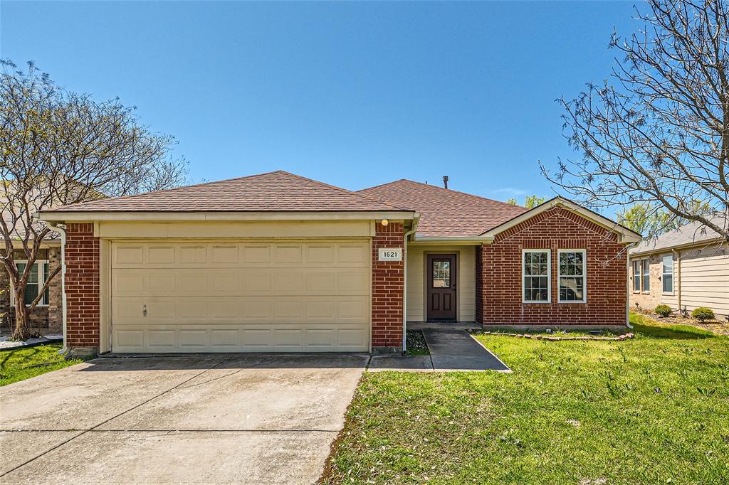 Property Photo: 1521 Warrington Way TX 75126