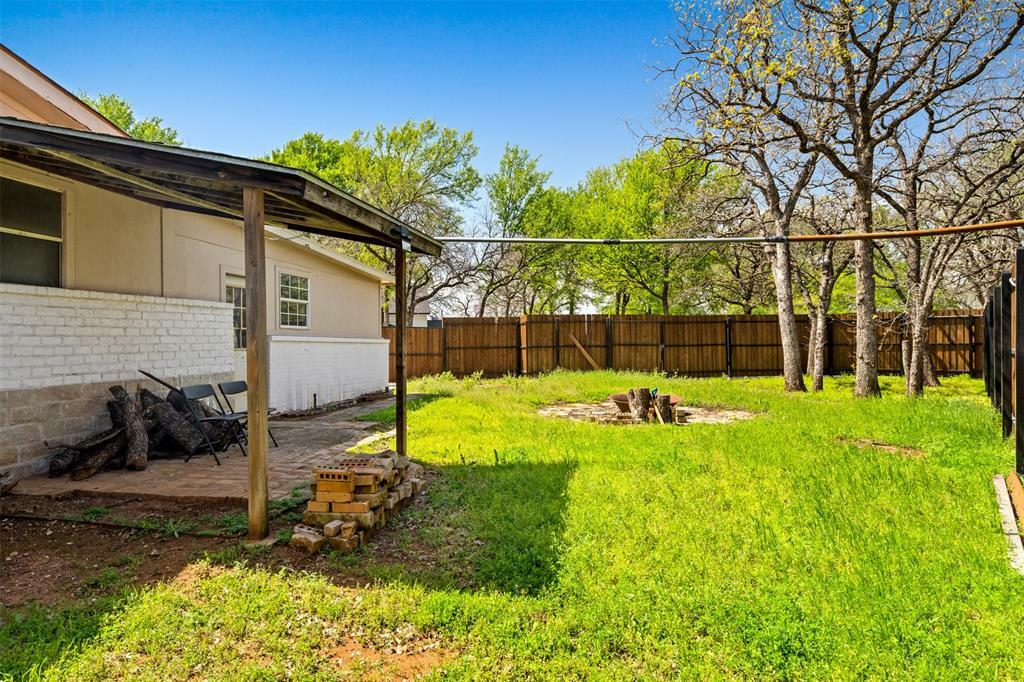 Property Photo:  24 The Downs  TX 76210 