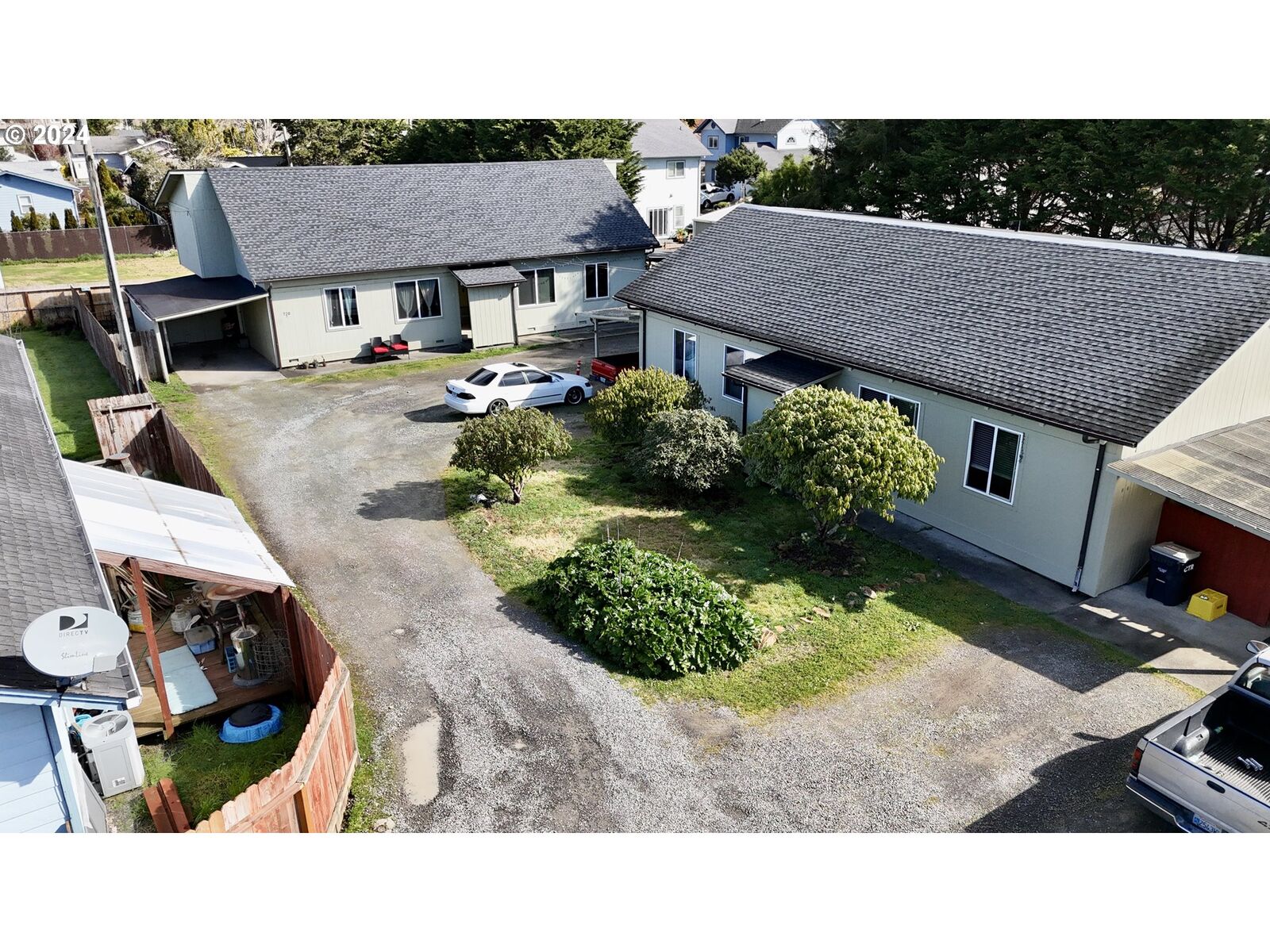 Property Photo: 720 2nd St OR 97415