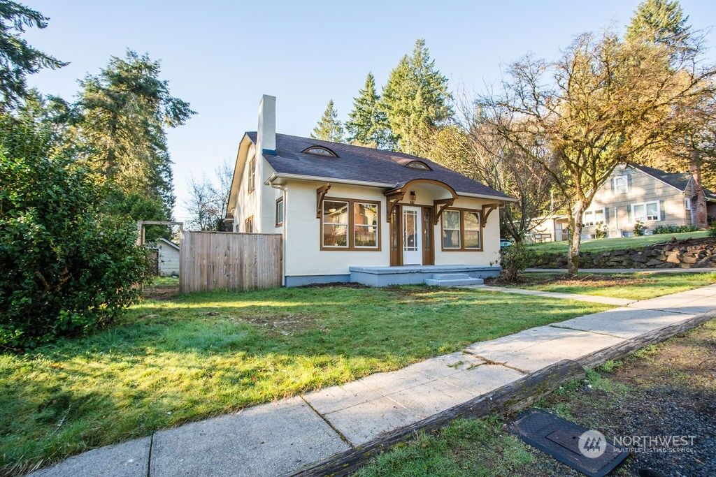 Property Photo: 309 NW Washington Street WA 98596