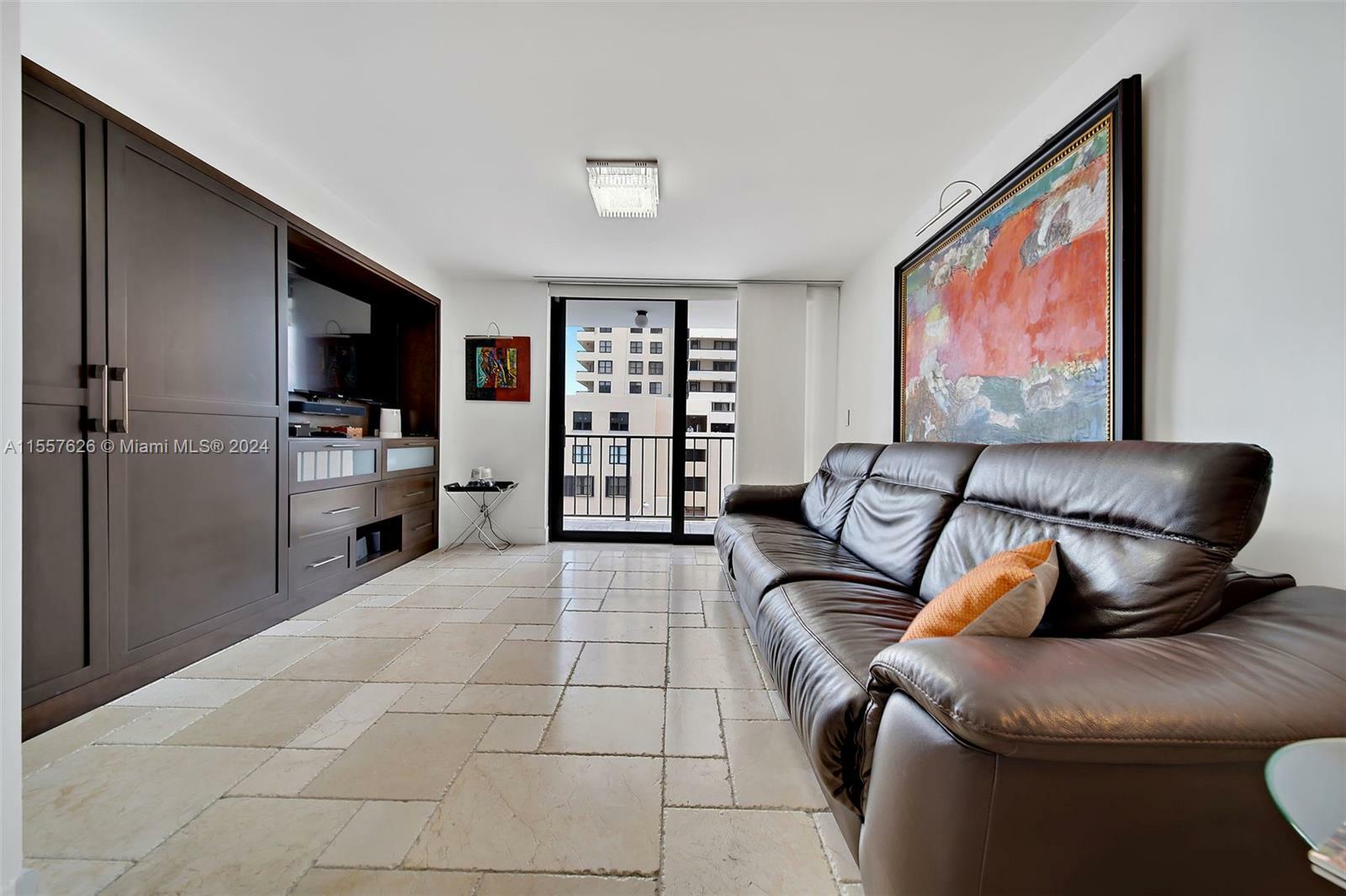 Property Photo:  2625 Collins Ave 402  FL 33140 