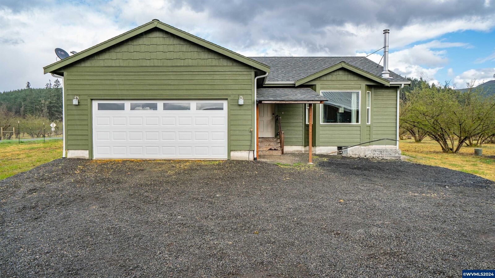 Property Photo:  37082 Goats Rd  OR 97478 