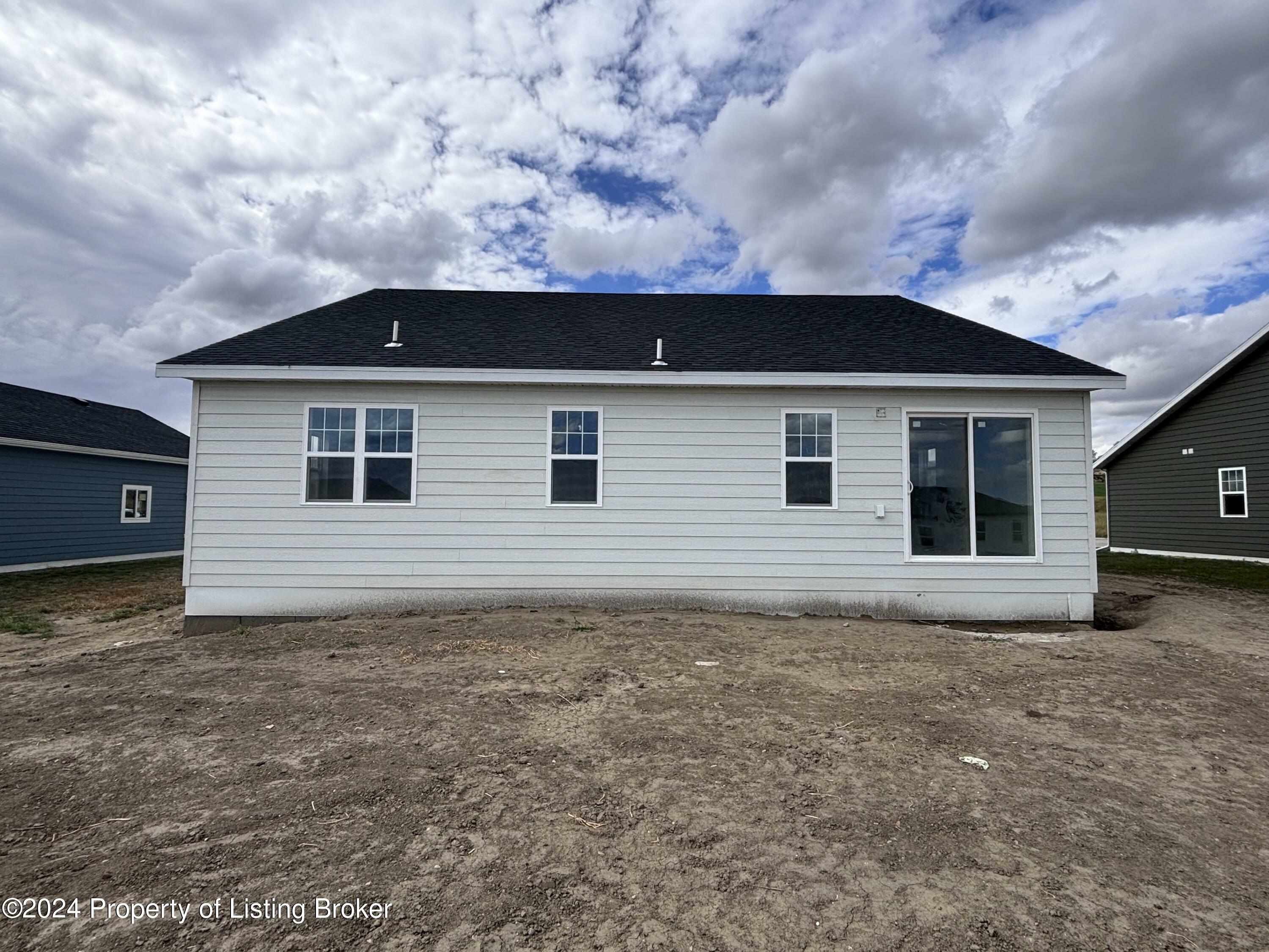 Property Photo:  1228 Tara Lane SW  ND 58854 