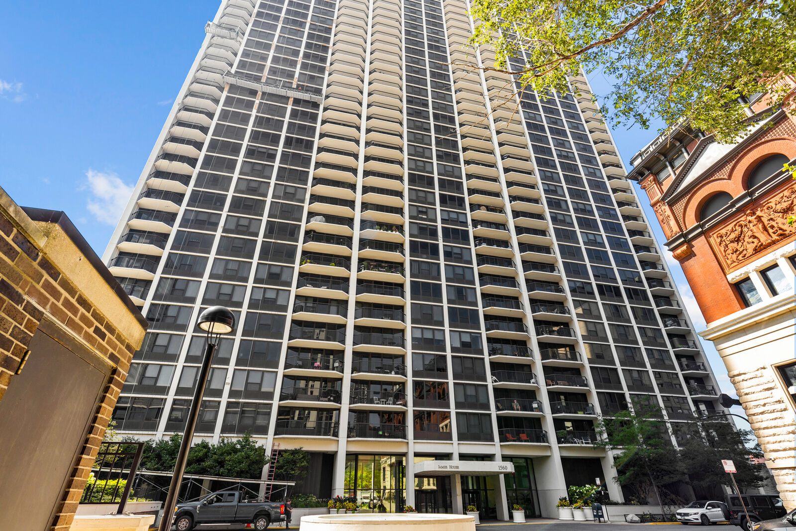 Property Photo:  1560 N Sandburg Terrace 2806  IL 60610 