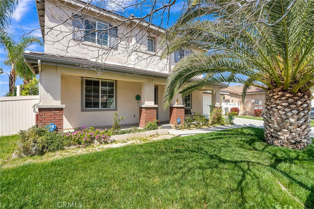 Property Photo:  1112 Enchanted Trail  CA 92582 