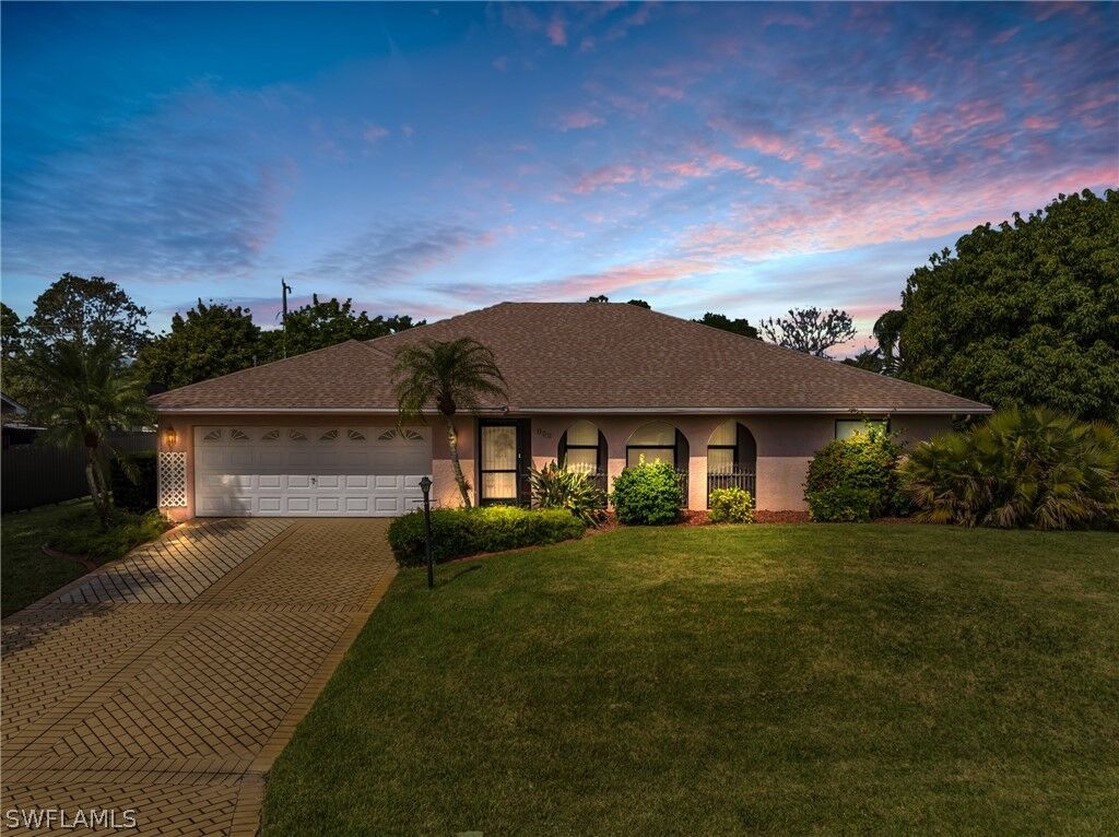 Property Photo:  122 Sebring Circle  FL 33936 