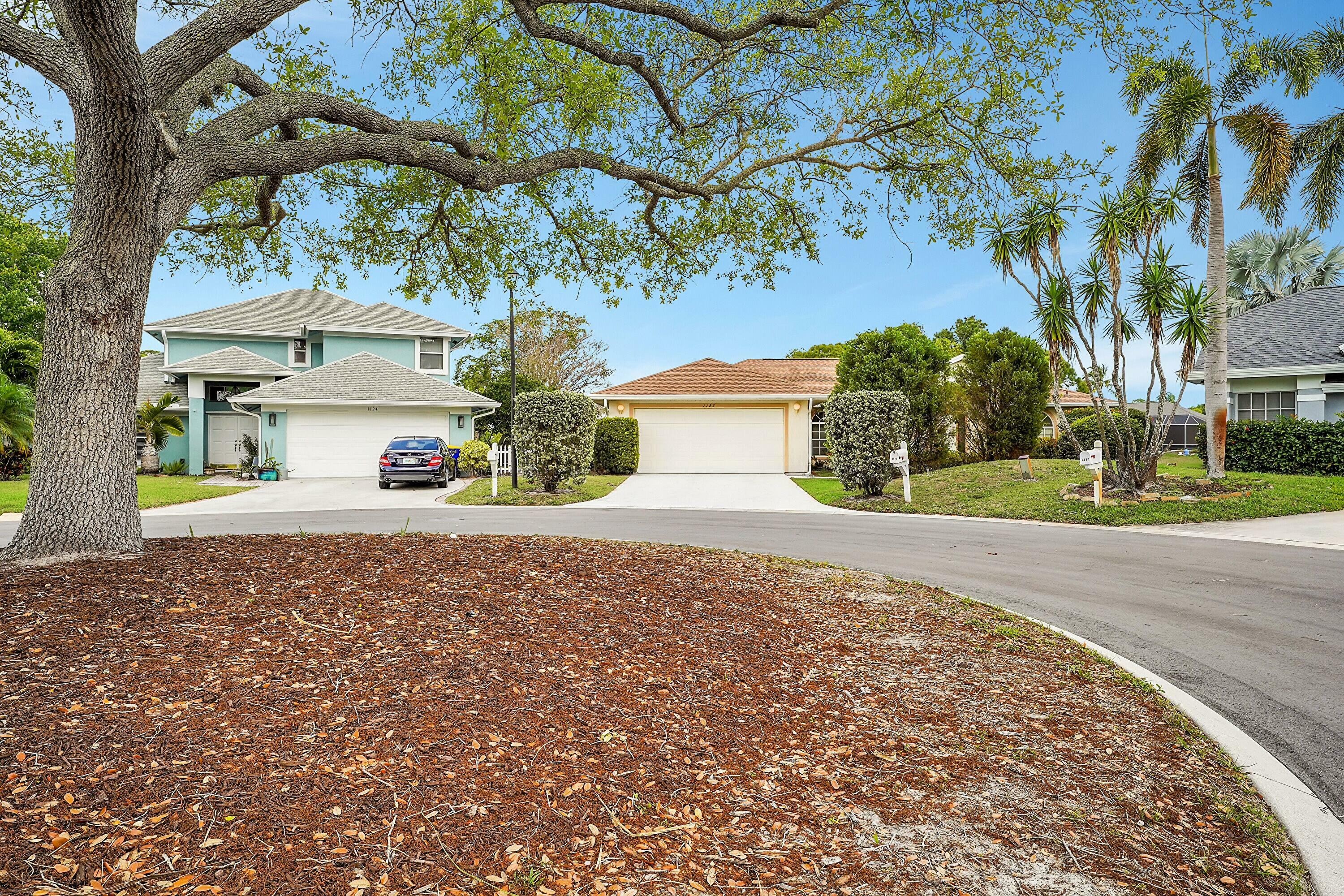 Property Photo:  1123 SW Oak Hollow Court  FL 34990 