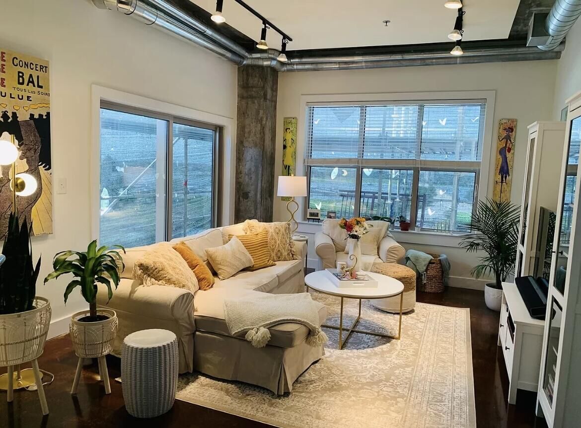 Property Photo:  150 Bee Street # 601  SC 29401 