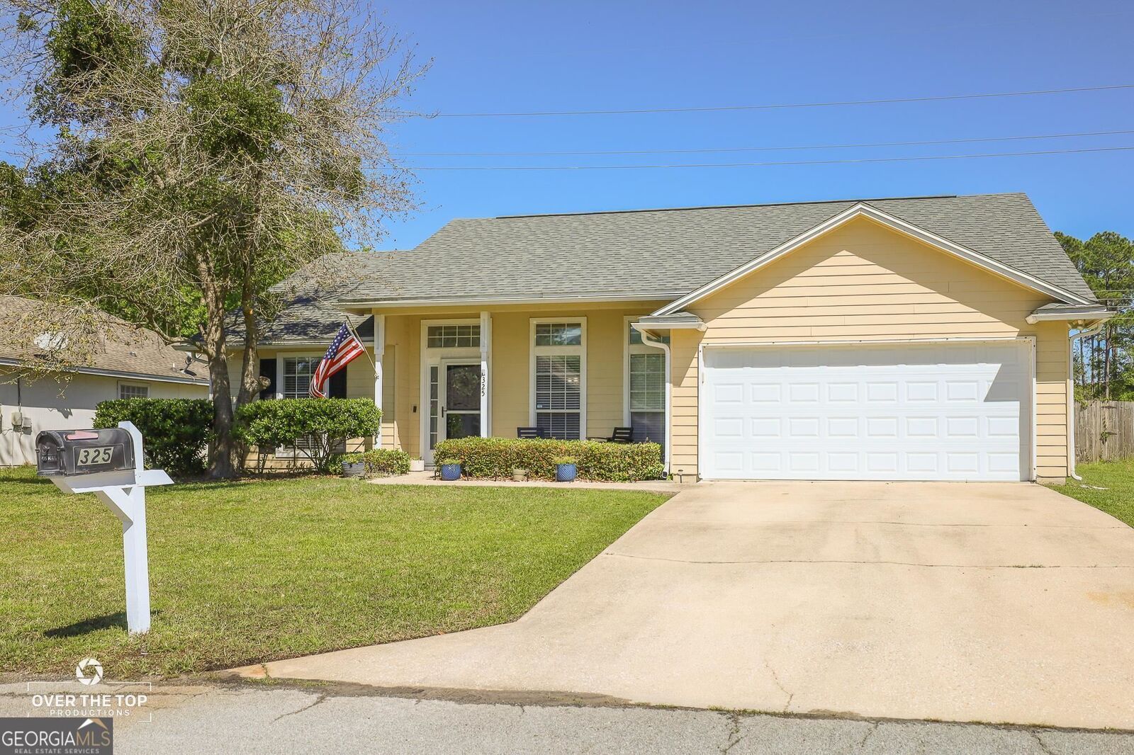 Property Photo: 325 Hallowes Drive GA 31558